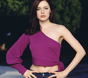 Rose McGowan seriale &bdquo;San Francisko raganos&ldquo; (2001 m.)