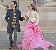 Pennas Badgley ir Leigton Meester &bdquo;Gossip Girl&ldquo; filmavimo aik&scaron;telėje (2012 m.)