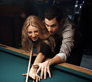 Pennas Badgley ir Blake Lively seriale &bdquo;Gossip Girl&ldquo; (2007 m.)