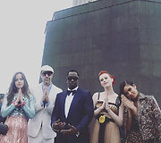 Dakota Johnson, Seanas Combsas-Diddy, Karen Elson ir Cassie