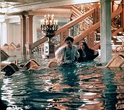 Kate Winslet ir Leonardo DiCaprio filme &bdquo;Titanikas&ldquo; (1997 m.)