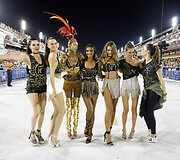 Adriana Lima, Barbara Fialho, Jasmine Tookes, Fernanda Tavares, Carol Francischini ir Fernanda Liz