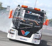500 AG ir 2000 Nm turinčio sunkvežimio pasirodymas &bdquo;Drift Allstars&ldquo;