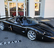 Vienintelis pasaulyje juodas &bdquo;Maserati MC12&ldquo;