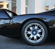 Vienintelis pasaulyje juodas &bdquo;Maserati MC12&ldquo;