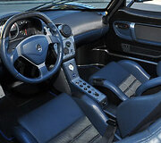 Vienintelis pasaulyje juodas &bdquo;Maserati MC12&ldquo;