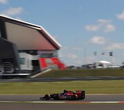 &bdquo;Formulės-1&ldquo; penktadienio treniruotės Silverstone