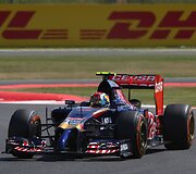 &bdquo;Formulės-1&ldquo; penktadienio treniruotės Silverstone