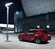 &bdquo;Lexus NX300h&ldquo; su &bdquo;F Sport&ldquo; komplektacija