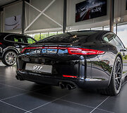 &bdquo;Porsche&ldquo; salonas Vilniuje