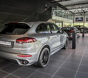 &bdquo;Porsche&ldquo; salonas Vilniuje