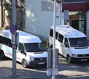 Galimai nelegalių vežėjų mikroautobusai