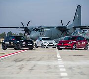 &bdquo;Top Gear&ldquo; apdovanojimų turo akimirka &Scaron;iaulių oro uoste