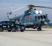 &bdquo;Top Gear&ldquo; apdovanojimų turo akimirka &Scaron;iaulių oro uoste