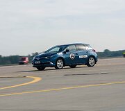 &bdquo;Top Gear&ldquo; apdovanojimų turo akimirka &Scaron;iaulių oro uoste
