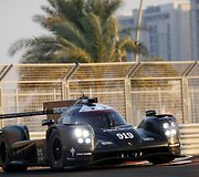 &bdquo;Porsche&ldquo; komandos bandymai Abu Dabyje