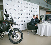 Tado Gelžinio i&scaron;lydėtuvės BMW salone