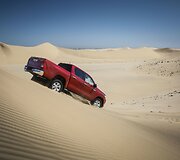 A&scaron;tuntos kartos &bdquo;Toyota Hilux&ldquo; bandymai Namibijoje
