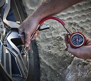 A&scaron;tuntos kartos &bdquo;Toyota Hilux&ldquo; bandymai Namibijoje