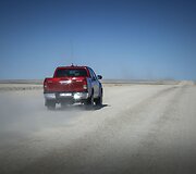 A&scaron;tuntos kartos &bdquo;Toyota Hilux&ldquo; bandymai Namibijoje