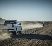 A&scaron;tuntos kartos &bdquo;Toyota Hilux&ldquo; bandymai Namibijoje