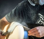 &bdquo;Jaguar Land Rover&ldquo; automobilių maketai tampa banglentėmis