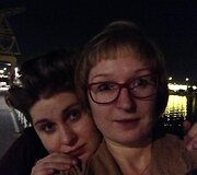 Dovilė Filmanavičiūtė su kolege