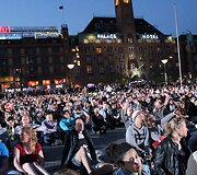 2013-ųjų &bdquo;Eurovizijos&ldquo; finalą danai stebėjo Kopenhagos rotu&scaron;ės aik&scaron;tėje