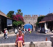 Saulenė Chlevickaitė Rodo saloje