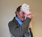 Spektaklio &bdquo;Feast Fashion&ldquo; aktoriai vilkės benamių kurtus kostiumus