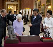Karalienės Elizabeth II ir Kinijos prezidento Xi Jinpingo susitikimas