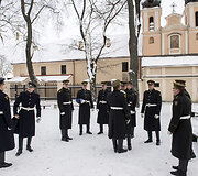Tradicinės vėliavos pakėlimo ceremonijos akimirka