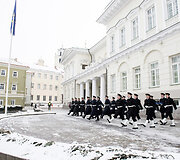 Tradicinės vėliavos pakėlimo ceremonijos akimirka