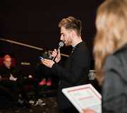 Apdovanojimų ceremonijos akimirka