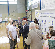 Varėnoje įvyko žiūrovų susidomėjimo ir teigiamų atgarsių sulaukęs tarptautinis veteranų rankinio turnyras &bdquo;Ukrainos ambasadoriaus taurė 2018&ldquo;. 
