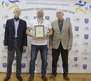 Varėnoje įvyko žiūrovų susidomėjimo ir teigiamų atgarsių sulaukęs tarptautinis veteranų rankinio turnyras &bdquo;Ukrainos ambasadoriaus taurė 2018&ldquo;. 