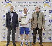 Varėnoje įvyko žiūrovų susidomėjimo ir teigiamų atgarsių sulaukęs tarptautinis veteranų rankinio turnyras &bdquo;Ukrainos ambasadoriaus taurė 2018&ldquo;. 