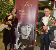 Varėnoje baigėsi jau de&scaron;imtasis žymios kra&scaron;tietės, i&scaron; Senosios Varėnos kilusios režisierės Dalios Tamulevičiūtės profesionalių teatrų festivalis.