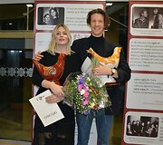 Varėnoje baigėsi jau de&scaron;imtasis žymios kra&scaron;tietės, i&scaron; Senosios Varėnos kilusios režisierės Dalios Tamulevičiūtės profesionalių teatrų festivalis.