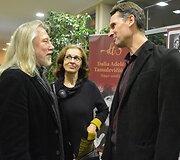 Varėnoje baigėsi jau de&scaron;imtasis žymios kra&scaron;tietės, i&scaron; Senosios Varėnos kilusios režisierės Dalios Tamulevičiūtės profesionalių teatrų festivalis.