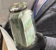 Specialiųjų tyrimų tarnybos pareigūnų per kratas pas Kauno miesto administracijos direktorių Vilių &Scaron;iliauską ir &bdquo;Autokaustos&ldquo; direktorių Juozą Kriaučiūną rasti pinigai bei kiti įkalčiai