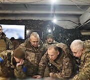 Soledare lankėsi Ukrainos kariuomenės Sausumos pajėgų vadas Oleksandras Syrskis