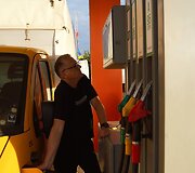 Kęstutis pila degalus