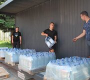 Velykij Burluko žmonėms atvežtas vanduo