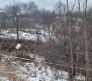 Po lėktuvo sudužimo nuolaužos ir krovinio detalės pasklido plačiai