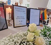 Gargžduose atsisveikinama su žuvusiu ugniagesiu Rolandu Venslauskiu