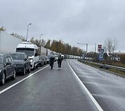Uždaryta siena su Baltarusija: eilės prie Medininkų pasienio punkto