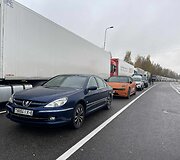 Uždaryta siena su Baltarusija: eilės prie Medininkų pasienio punkto