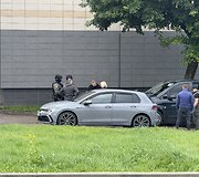 &bdquo;Aro&ldquo; pareigūnai prie Kauno geležinkelių stoties atlieka kratą automobilyje