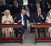 Pranci&scaron;kus per pirmąją dviejų popiežių kanonizaciją paskelbė Joną XXIII ir Joną Paulių II &scaron;ventaisiais 